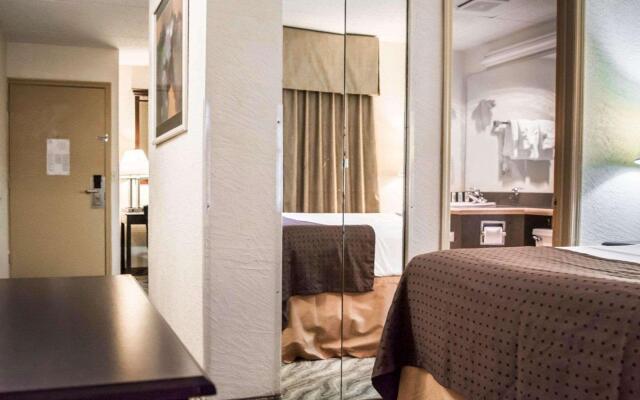 Clarion Pointe Tampa-Brandon Near Fairgrounds and Casino