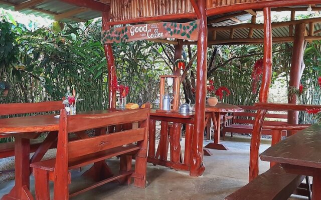 Jardín entre Montañas