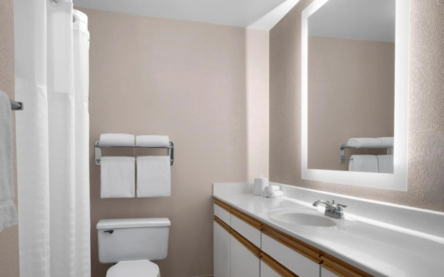 Larkspur Landing Extended Stay Suites Sacramento