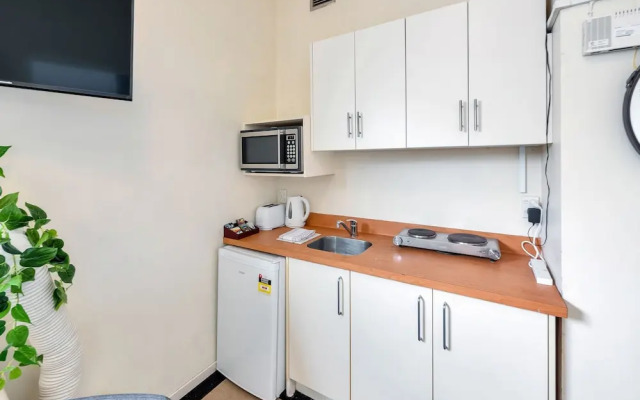 Compact & Budget City Apartment with Air-con