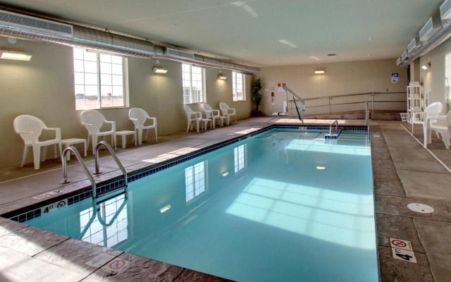 Cobblestone Hotel & Suites - Wayne