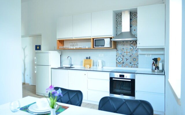 Studio Apt Orchard on Rokova St