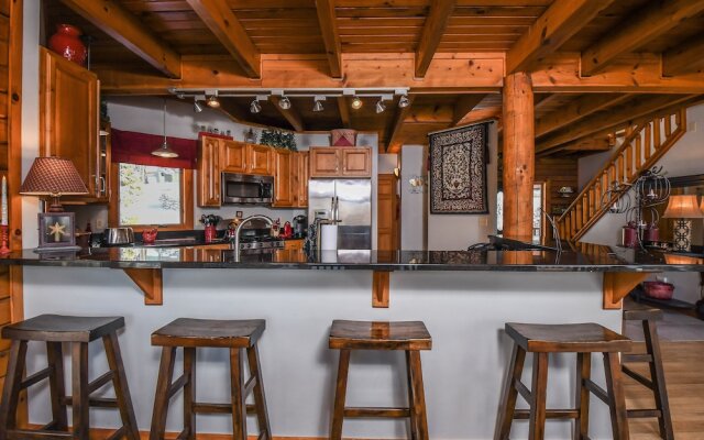 Pinnacle Retreat 5 Bedroom House