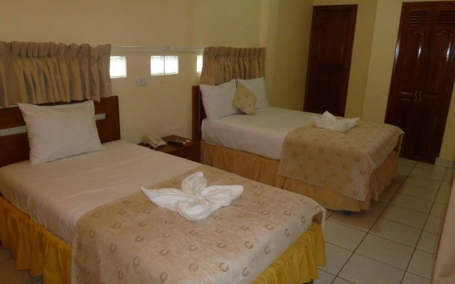 Huayruro Hostal