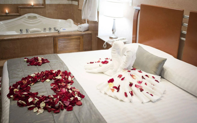 Estanza Hotel & Suites