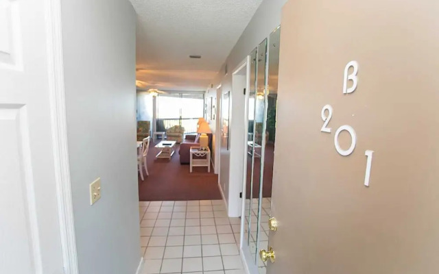 Oceanfront Luxury: 2BR Condo, St. Augustine