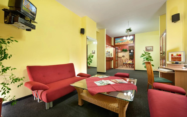 Hotel Henrietta