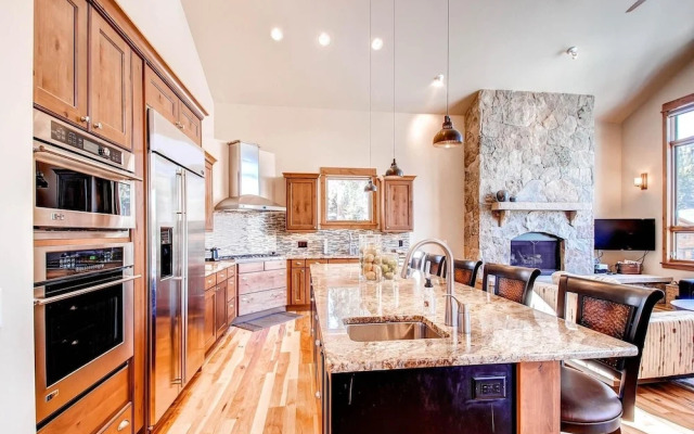 Riverwood 4 Bedroom Home by RedAwning