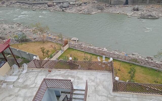 Riveria The Edge Hotel