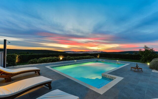 Beautiful Home in Debeljak With Wifi and 3 Bedrooms