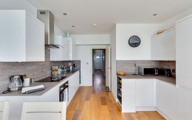 Fantastic 1BD Flat With Garden Central Kingston