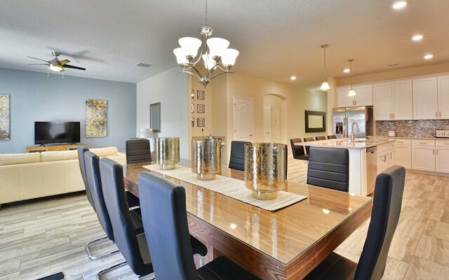 Solterra 6 Bedroom House w Pool - 7032SR