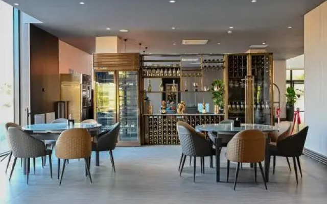 Grey Star Hotel