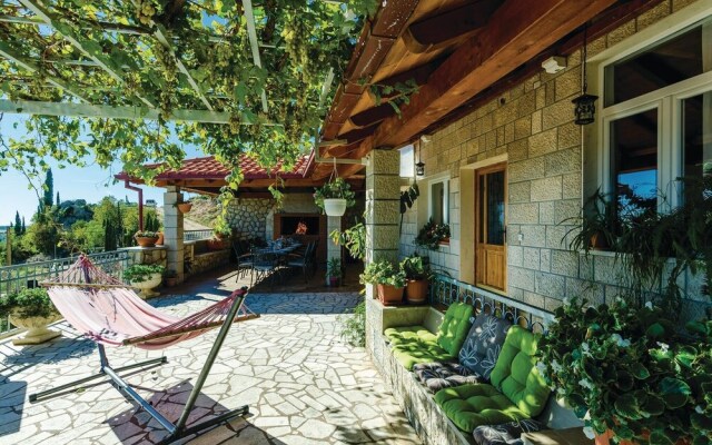 Awesome Home in Drvenik With Wifi and 5 Bedrooms