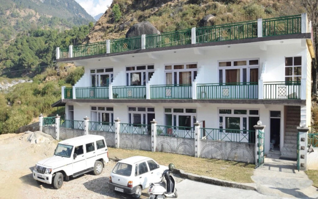 Hotel Sunshine Villa by OYO Rooms