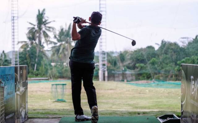 Cebu One Tectona Resort Hotel