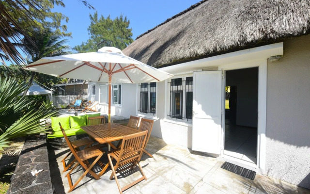 Veloutier Blanc Beachfront Villa by StayMauritius