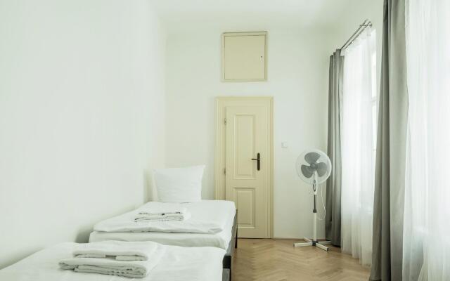 Charles Bridge Economic Hostel