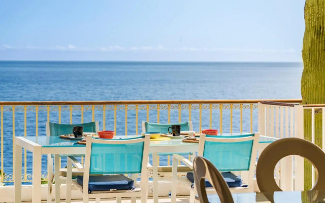 Villa Beach Club