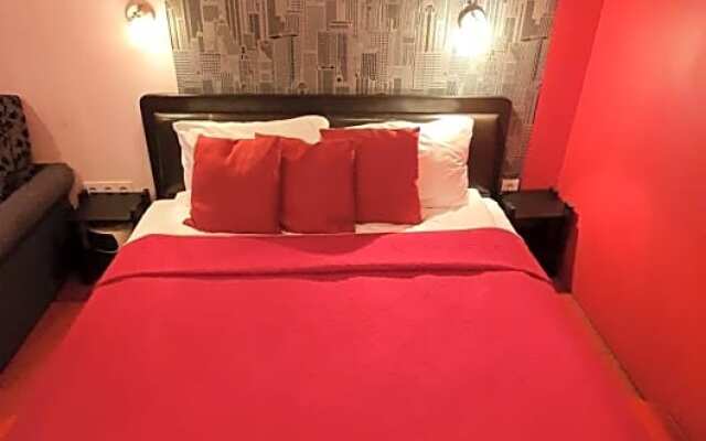 VIP Red Love house for 2