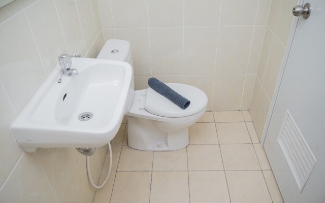 High Floor and Minimalist Studio Apartment at M-Town Residence – Bathroom – Tangerang