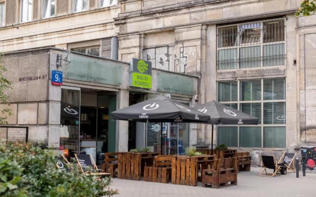 Plac Konstytucji Studio