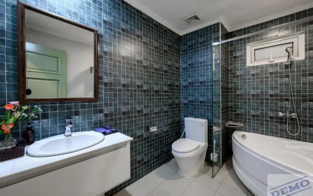 Luxe Paradise Suites Dich Vong Hau