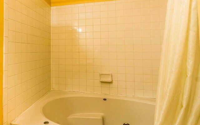 Econo Lodge Bartlesville Hwy 75