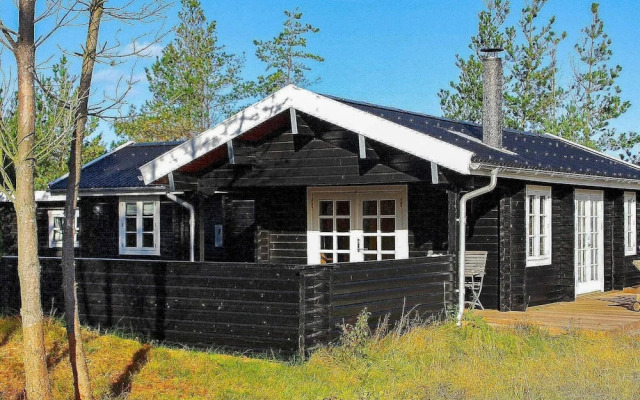 6 Person Holiday Home in Albaek