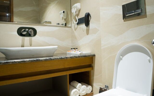 Hotel Clarks Inn Suites Kangra