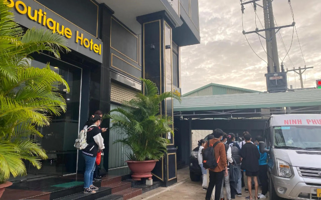 Phuong Thuy Hotel by Reddoorz