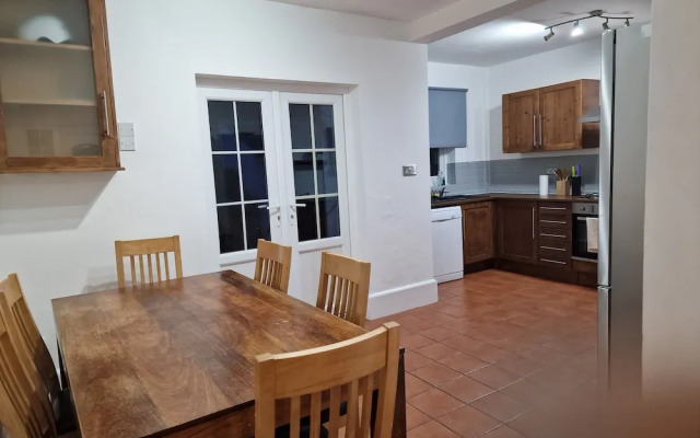 Lovely 4-bed House in Nottingham- Mapperly Park