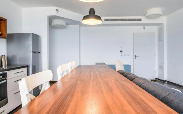 Beautiful Apartment on The First Line of The Sea