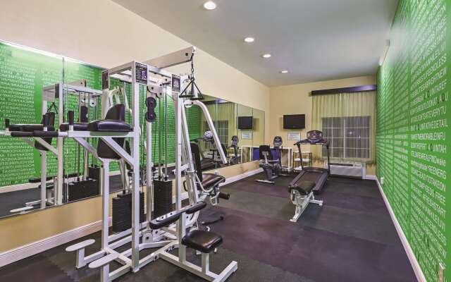 La Quinta Inn & Suites by Wyndham Angleton