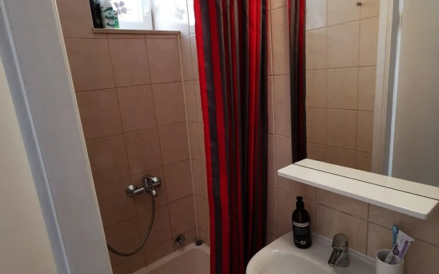 Authentic apt in Stone House, at the top Location
