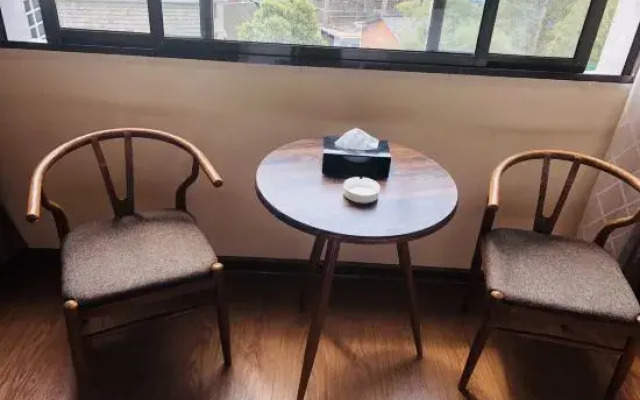 Yijia Hotel, Louxing District, Loudi City