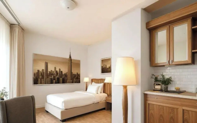 Main Plaza Suite Tower