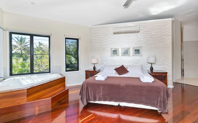 Beachcomber Holiday House