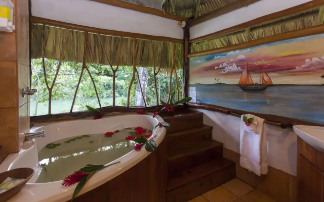 Cotton Tree Lodge