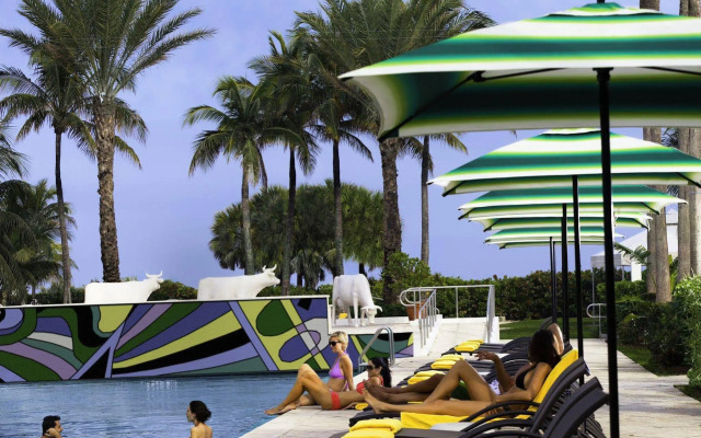 Kimpton Surfcomber Hotel by IHG