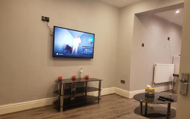 Monyhull Homestay - near City centre Kingsheath NIA NEC BHX