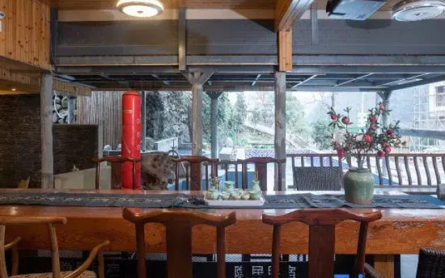 Yinxi Tangquan B&B