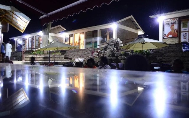 Koi Koi Cultural Village Hotel