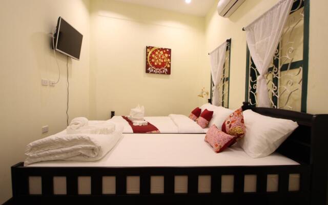 Srisomboon Hostel