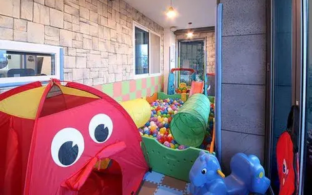 Gangneung Gyeongpodae Villa