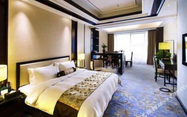 Sunlight Holiday Hotel