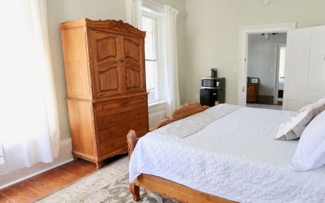 Bryn Oaks Bed and Breakfast