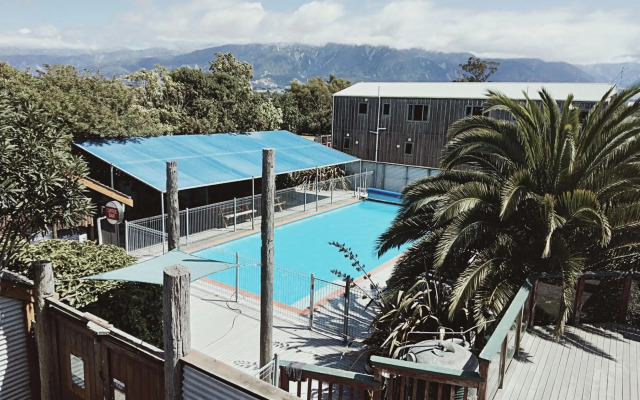 Dusky Lodge - Hostel