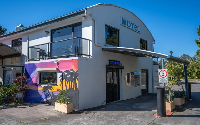 Novena Palms Motel