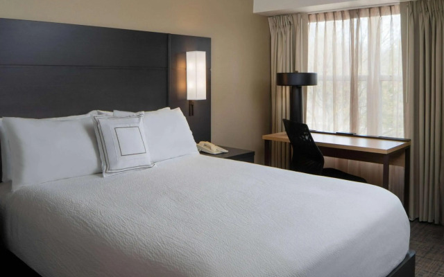 Sonesta ES Suites Fairfax Fair Lakes